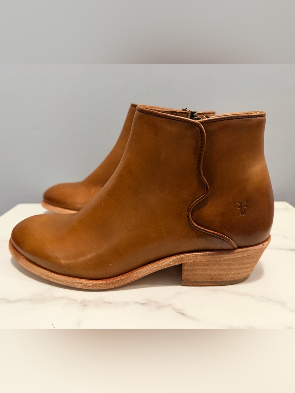 FRYE Women's Classic Tan Leather Ankle Boots with round toe and zipper ankle